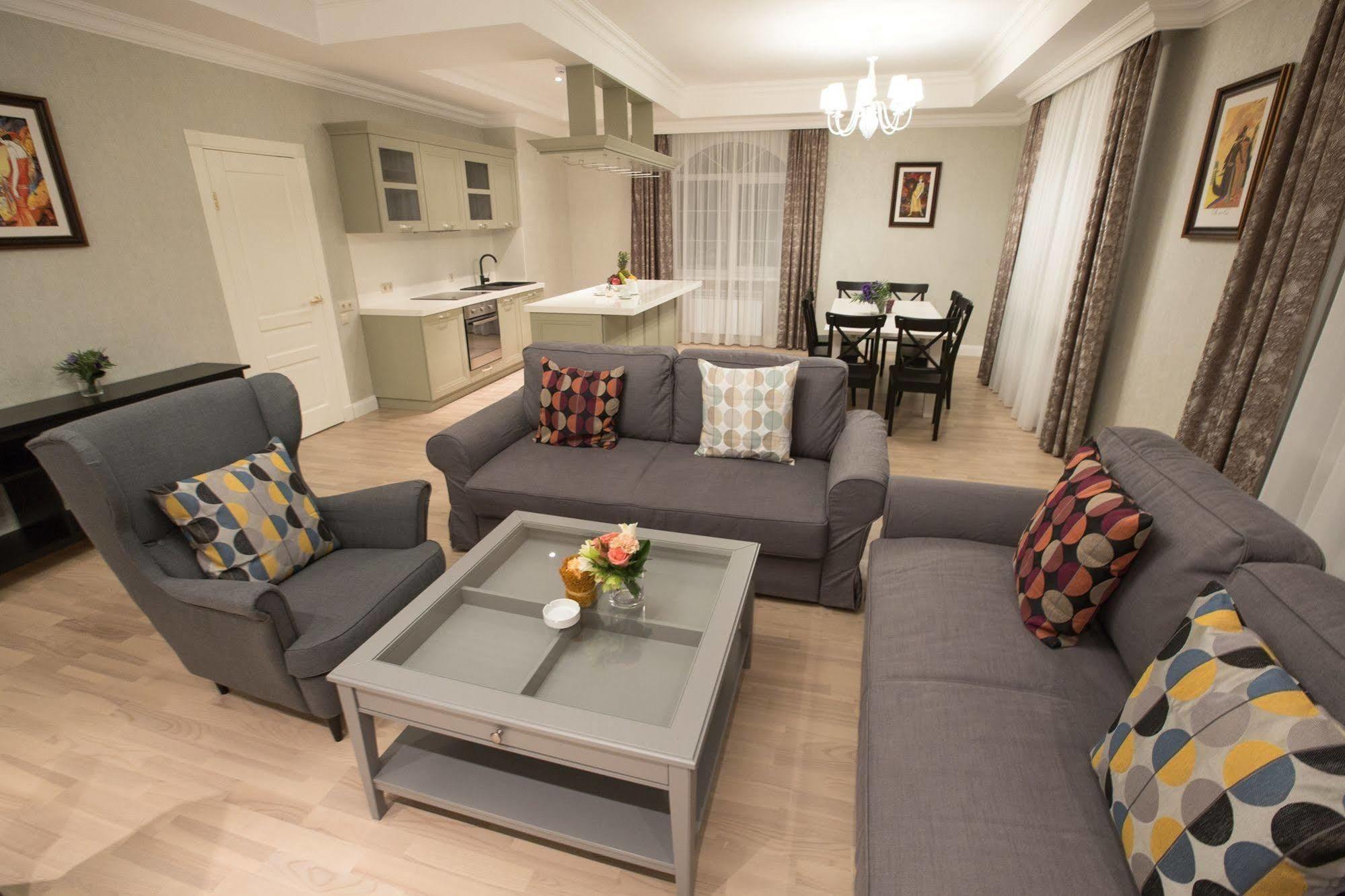 Hotel Monaco Astana Ngoại thất bức ảnh