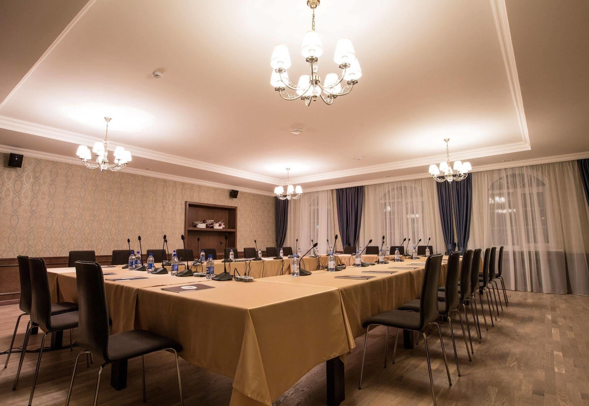 Hotel Monaco Astana Ngoại thất bức ảnh